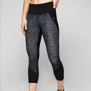 Printed Athleta Cropped Leggings